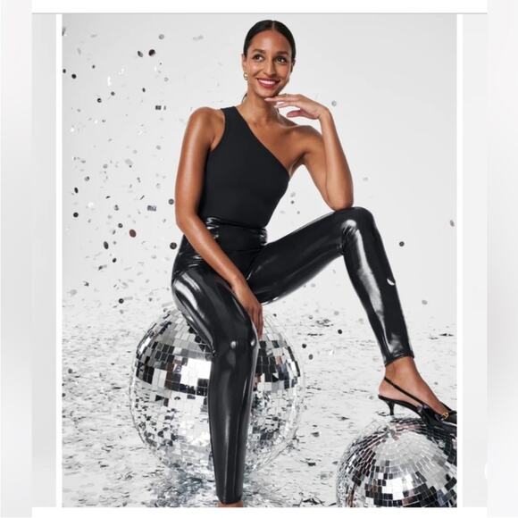 NEW Spanx Faux Patent Leather Leggings in Black Size XS - Picture 3 of 12